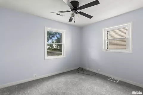 Bedroom - 2127 Grandview Ave, Springfield, IL 62702 photo 1 of 7