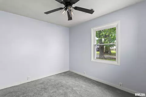 Bedroom - 2127 Grandview Ave, Springfield, IL 62702 photo 5 of 7
