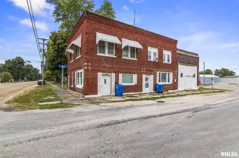 Exterior - 102 Main St, Tallula, IL 62688 photo 5 of 7