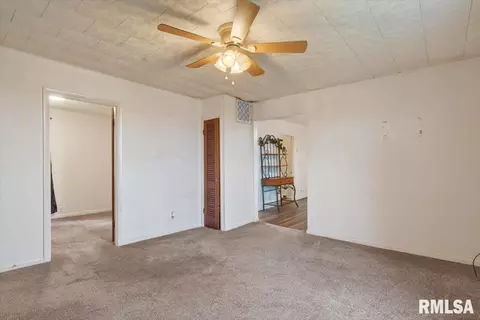 Entry Way - 413 Elm St, Thayer, IL 62689 photo 4 of 4