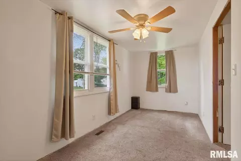 Other - 413 Elm St, Thayer, IL 62689 photo 5 of 11