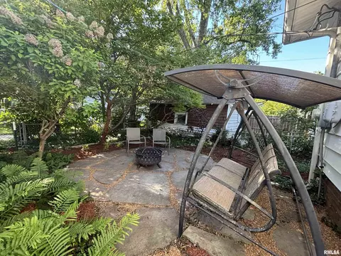 Exterior - 517 S Park St, Springfield, IL 62704 photo 5 of 5