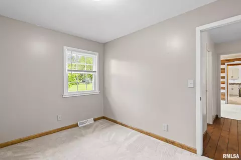 Bedroom - 6247 Crows Mill Rd, Springfield, IL 62712 photo 4 of 9