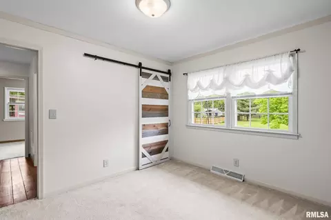 Bedroom - 6247 Crows Mill Rd, Springfield, IL 62712 photo 8 of 9