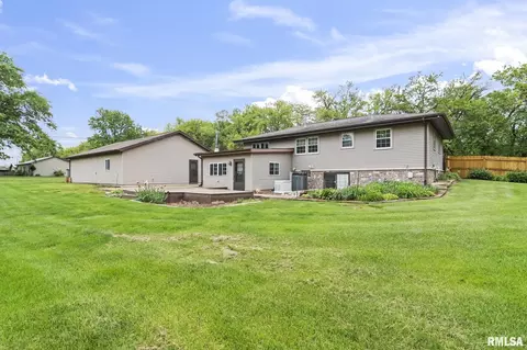 Exterior - 6247 Crows Mill Rd, Springfield, IL 62712 photo 7 of 11