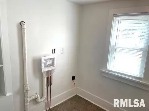 Other - 930 N 8th St, Springfield, IL 62702 photo 5 of 8