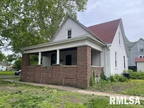 930 N 8th St, Springfield, IL 62702