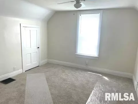Bedroom - 930 N 8th St, Springfield, IL 62702 photo 1 of 1