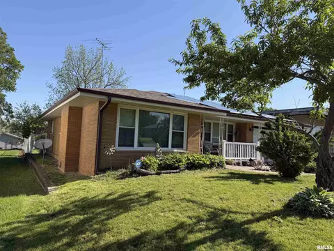 104 E Main St, Biggsville, IL 61418
