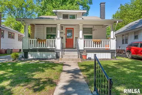 Exterior - 2017 S Lowell Ave, Springfield, IL 62704 photo 2 of 9