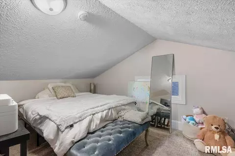 Bedroom - 2017 S Lowell Ave, Springfield, IL 62704 photo 4 of 5