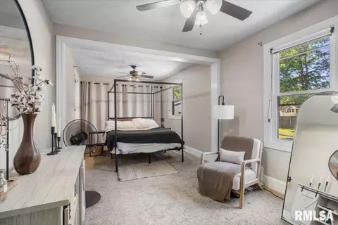 Bedroom - 2017 S Lowell Ave, Springfield, IL 62704 photo 2 of 5