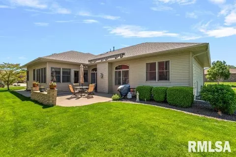 Exterior - 4377 Old Salem Ln, Springfield, IL 62711 photo 5 of 8