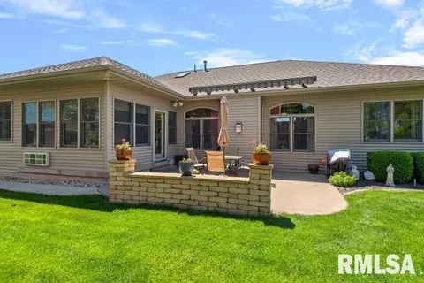 Exterior - 4377 Old Salem Ln, Springfield, IL 62711 photo 7 of 8