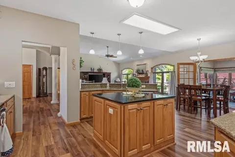 Kitchen - 4377 Old Salem Ln, Springfield, IL 62711 photo 1 of 3