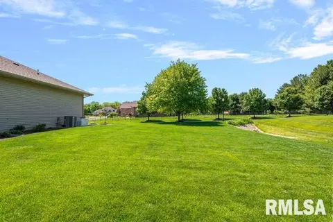 Exterior - 4377 Old Salem Ln, Springfield, IL 62711 photo 8 of 8