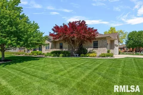 Exterior - 4377 Old Salem Ln, Springfield, IL 62711 photo 2 of 8