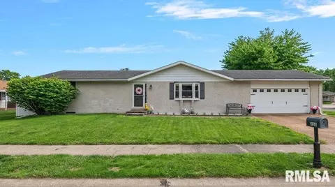 204 Buckhorn Dr, Springfield, IL 62707