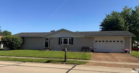 204 Buckhorn Dr, Springfield, IL 62707