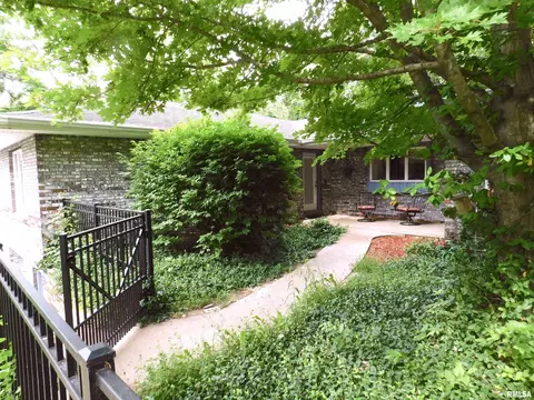 31 Penacook Dr, Rochester, IL 62563