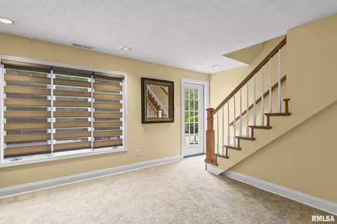 Other - 890 Roanoke Dr, Springfield, IL 62702 photo 4 of 8