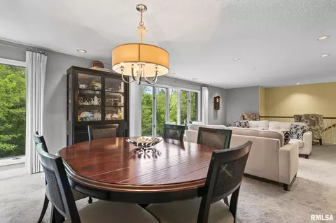 Dining - 890 Roanoke Dr, Springfield, IL 62702 photo 4 of 6