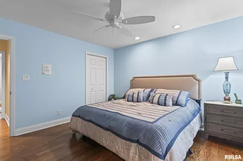 Bedroom - 890 Roanoke Dr, Springfield, IL 62702 photo 2 of 7