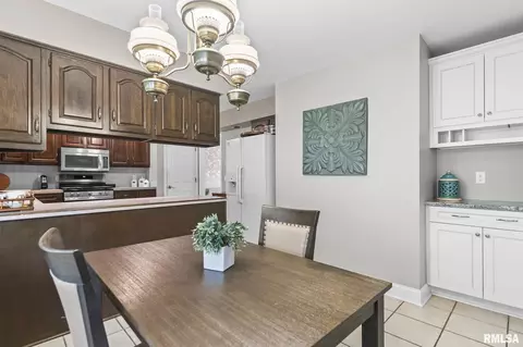 Dining - 890 Roanoke Dr, Springfield, IL 62702 photo 6 of 6