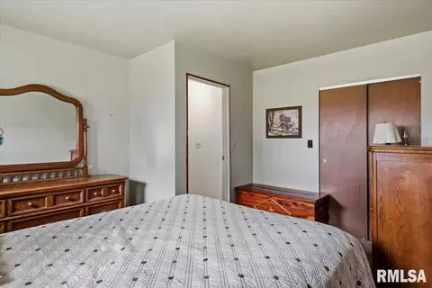 Bedroom - 407 Lewis Dr, Dawson, IL 62520 photo 5 of 6