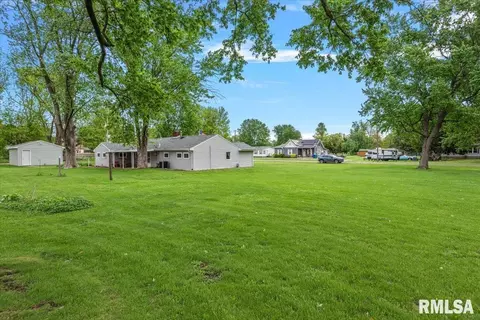 Exterior - 407 Lewis Dr, Dawson, IL 62520 photo 3 of 7