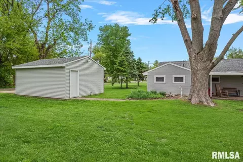 Exterior - 407 Lewis Dr, Dawson, IL 62520 photo 6 of 7