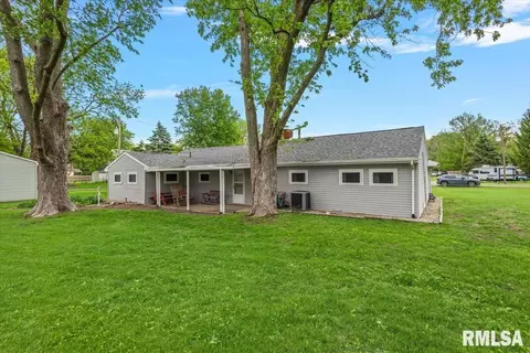 Exterior - 407 Lewis Dr, Dawson, IL 62520 photo 4 of 7