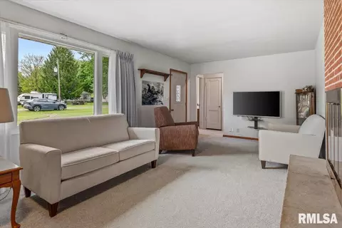 Living - 407 Lewis Dr, Dawson, IL 62520 photo 1 of 2