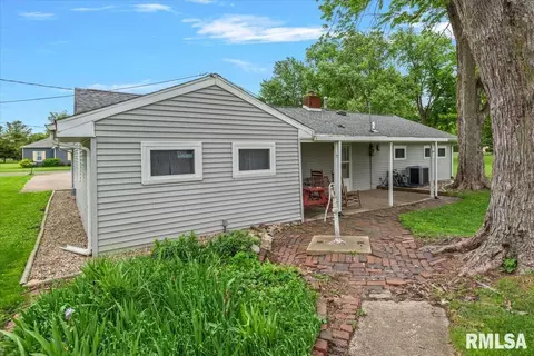 Exterior - 407 Lewis Dr, Dawson, IL 62520 photo 7 of 7