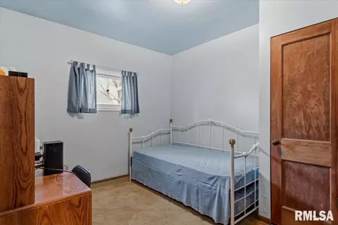 Bedroom - 407 Lewis Dr, Dawson, IL 62520 photo 6 of 6