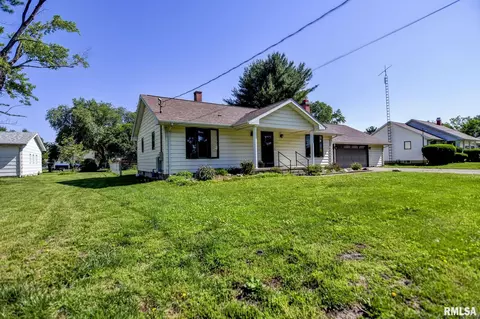 215 W Boyd St, Taylorville, IL 62568