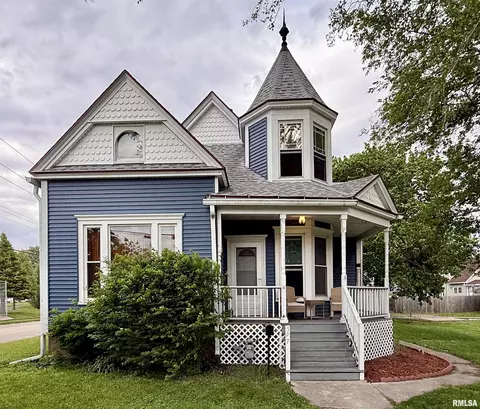 597 Maple Ave, Galesburg, IL 61401