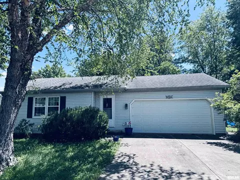 400 E Lynwood Dr, Athens, IL 62613