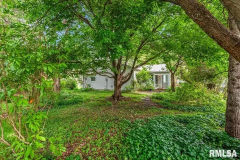 Exterior - 400 E Lynwood Dr, Athens, IL 62613 photo 10 of 10