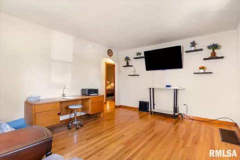 Living - 749 N Walnut St, Springfield, IL 62702 photo 1 of 1