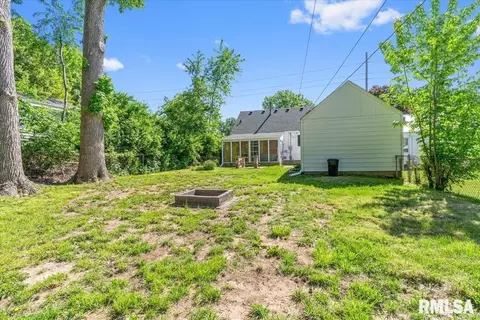 Exterior - 749 N Walnut St, Springfield, IL 62702 photo 9 of 9