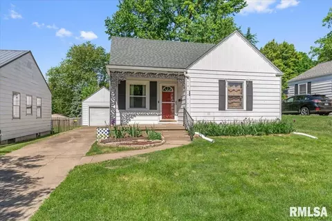 Exterior - 749 N Walnut St, Springfield, IL 62702 photo 2 of 9