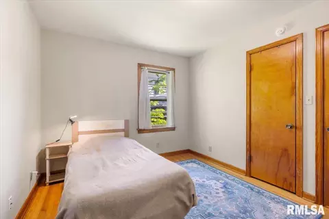 Bedroom - 749 N Walnut St, Springfield, IL 62702 photo 3 of 4