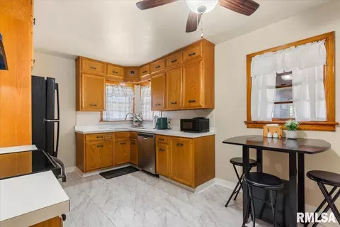 Kitchen - 749 N Walnut St, Springfield, IL 62702 photo 1 of 5