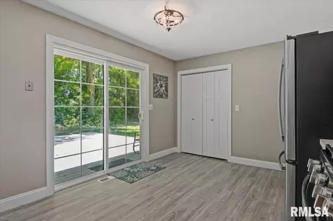 Entry Way - 61 Sarah Ave, Springfield, IL 62703 photo 3 of 5