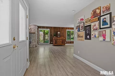Entry Way - 61 Sarah Ave, Springfield, IL 62703 photo 1 of 5
