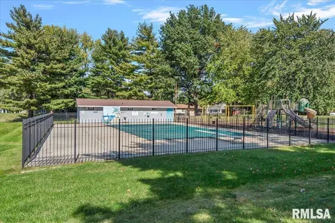 Exterior - 61 Sarah Ave, Springfield, IL 62703 photo 12 of 14