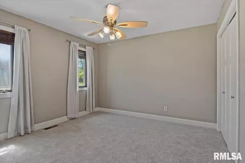 Bedroom - 61 Sarah Ave, Springfield, IL 62703 photo 4 of 7