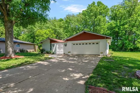 Exterior - 61 Sarah Ave, Springfield, IL 62703 photo 2 of 10