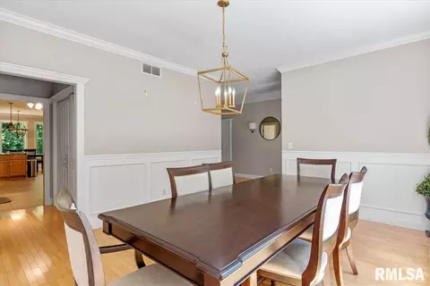 Dining - 2320 Chatham Rd, Springfield, IL 62704 photo 5 of 5